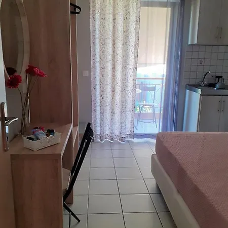 Nini's House 2 - 100m From Town Center