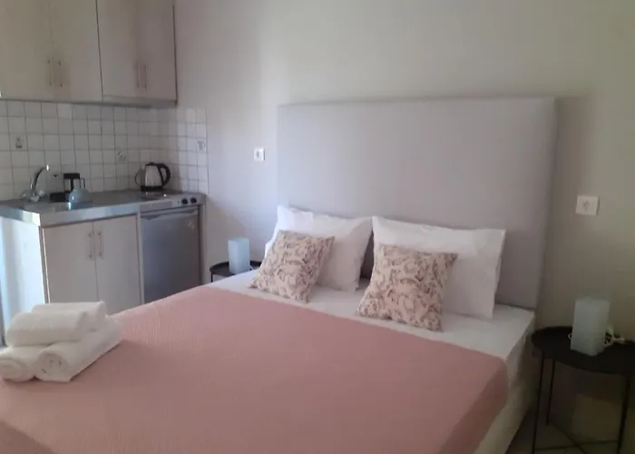 Nini's House 2 - 100m From Town Center דירה נידרי