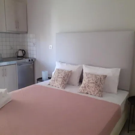 Nini's House 2 - 100m From Town Center 아파트 니드리