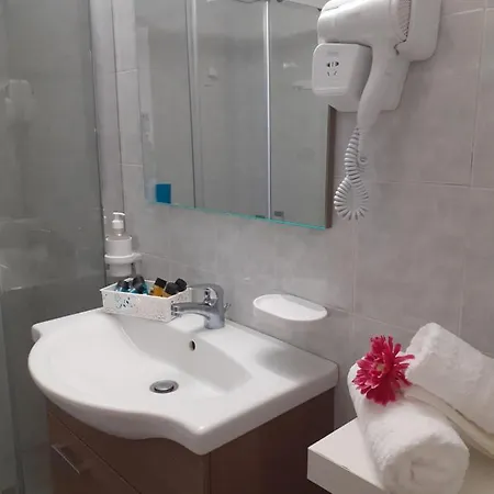 Nini's House 2 - 100m From Town Center Apartamento Nydri (Lefkada)